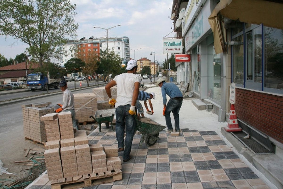 Bozüyük\'te Kaldırım Çalışmaları