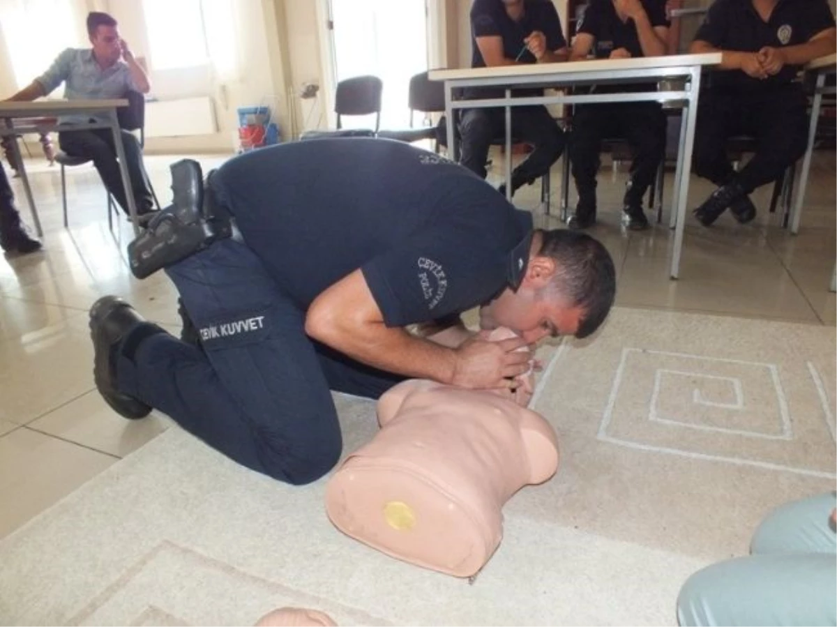 İl Sağlık Müdürlüğü Ekiplerinden Polislere İlk Yardım Eğitimi
