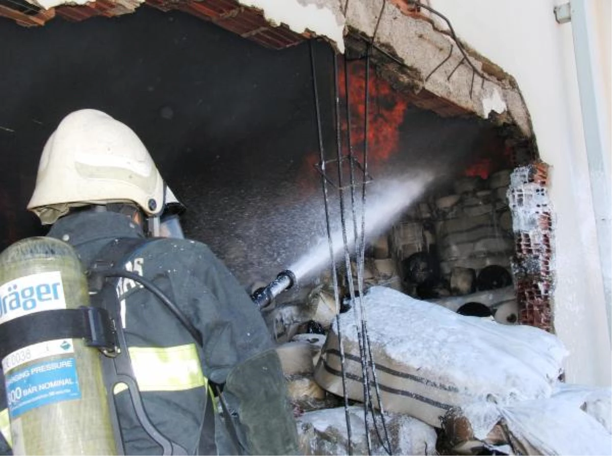 Kahramanmaraş\'ta İplik Fabrikasının Deposunda Yangın (2)
