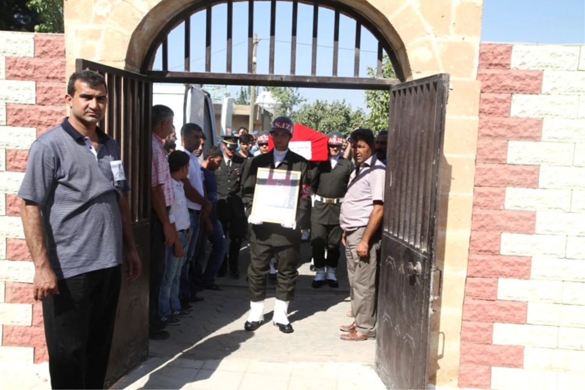 Kaymakam Ermiş Asker Osman Denktaş\'ın Cenaze Törenine Katıldı
