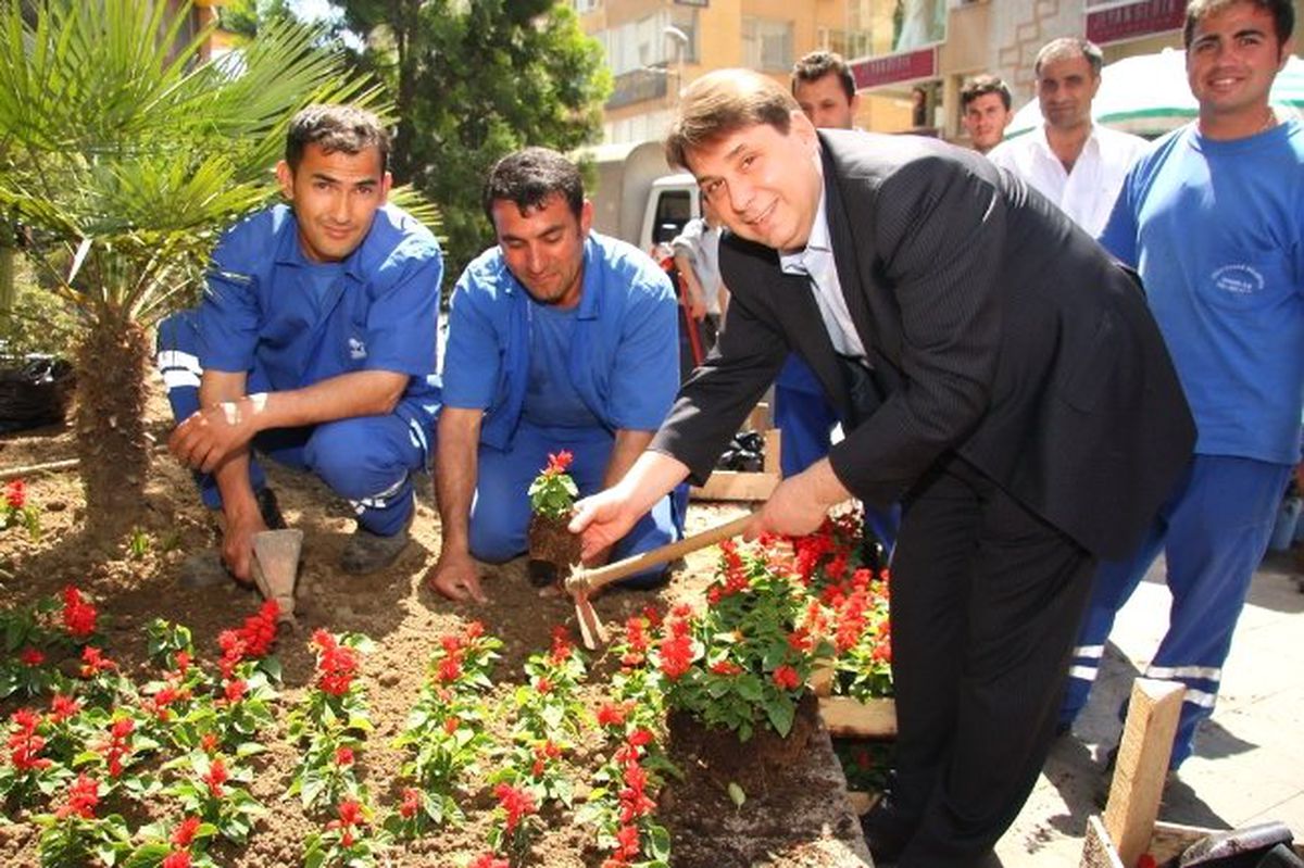 "Konak Belediyesi Çalışanları Hatıra Ormanı" Kuruluyor