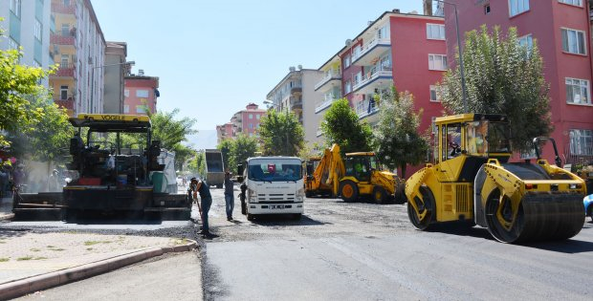 Malatya Belediyesi\'nin Asfaltlama Çalışmaları
