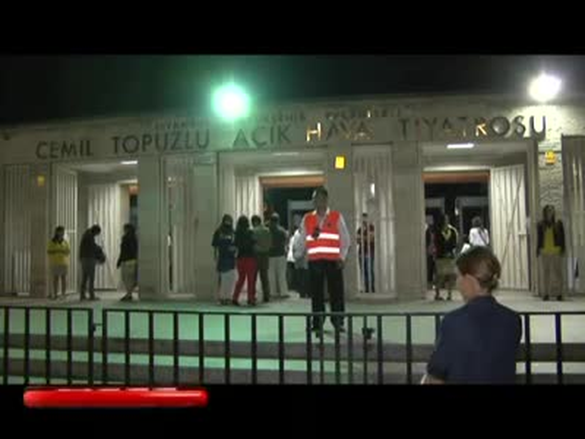 Ajda Pekkan Harbiye Açıkhava\'da İzleyenlerini Coşturdu