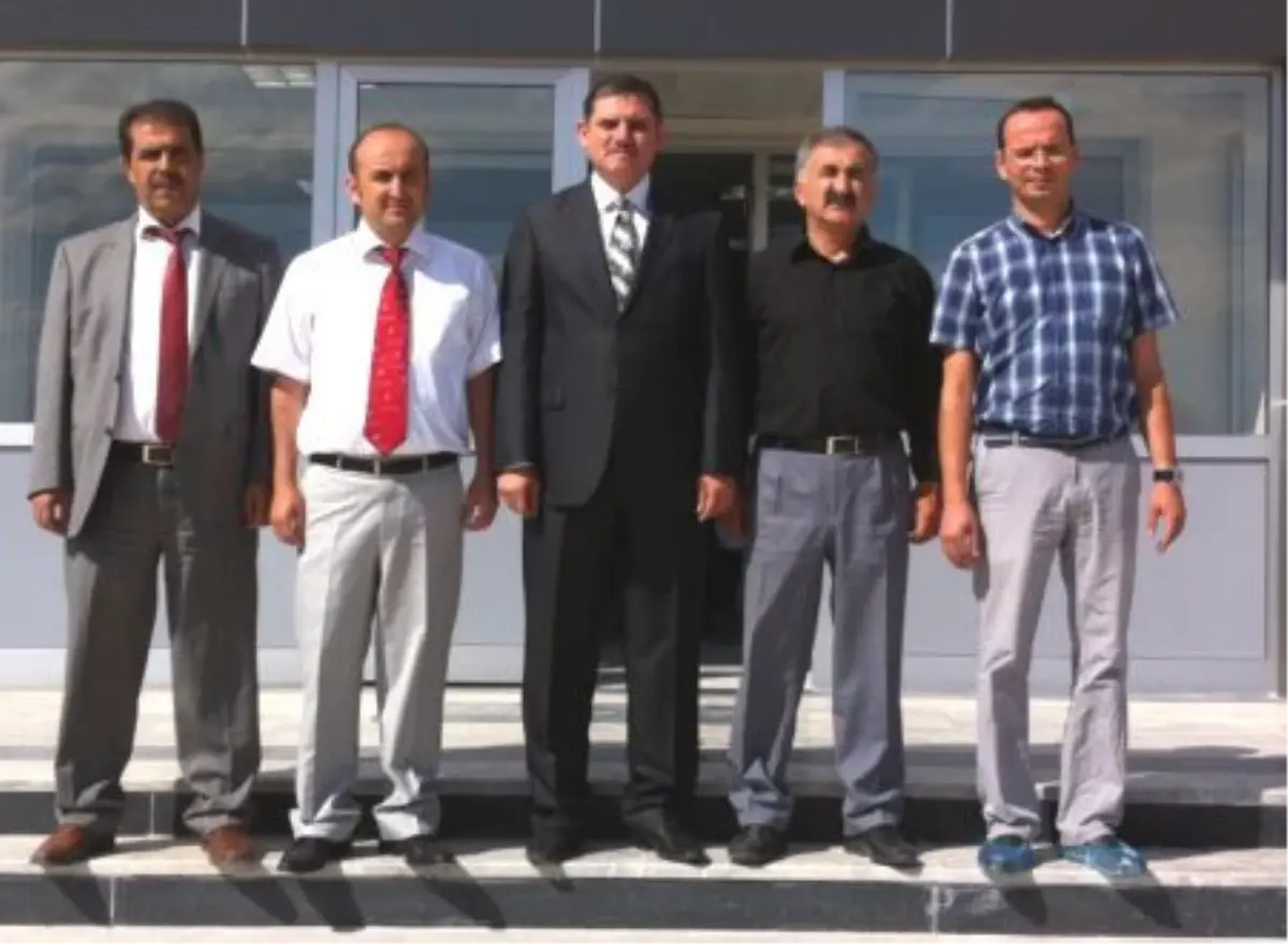 Amasya Üniversitesi Rektörü Prof.dr. Orbay, Merzifon Belediye Başkanı Aydınlı\'yı Ziyaret Etti