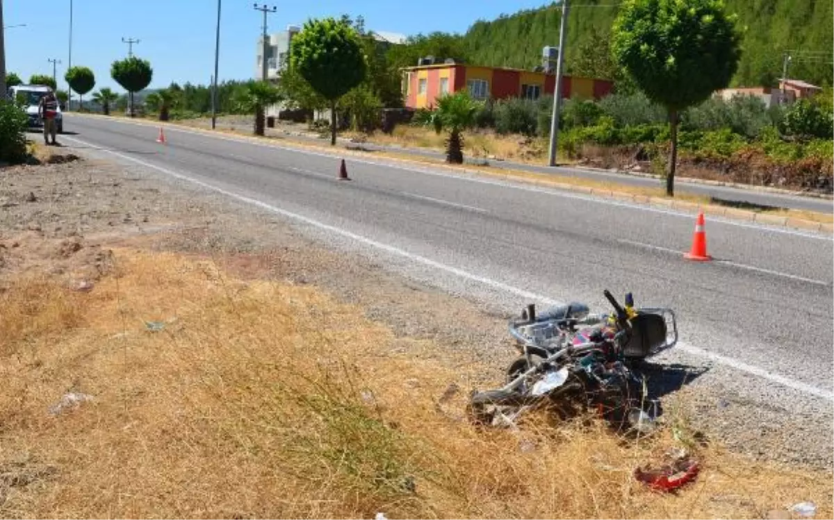 Beton Direğe Çarpan Motosikletli Öldü