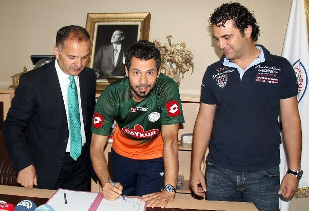 Çaykur Rizespor\'da İmza Töreni