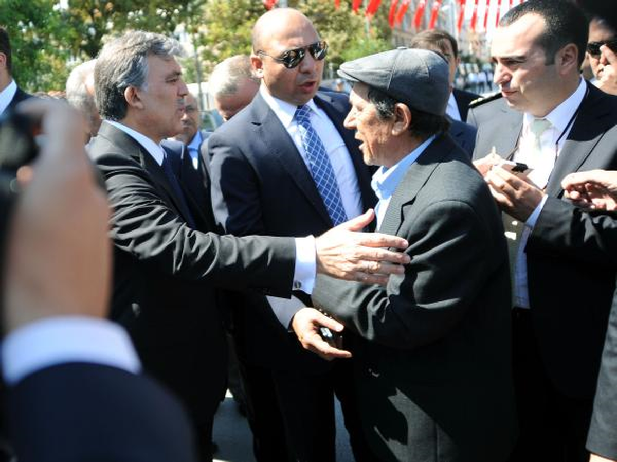 Cumhurbaşkanı Gül, Yalova\'da Güllerle Karşılandı (4)