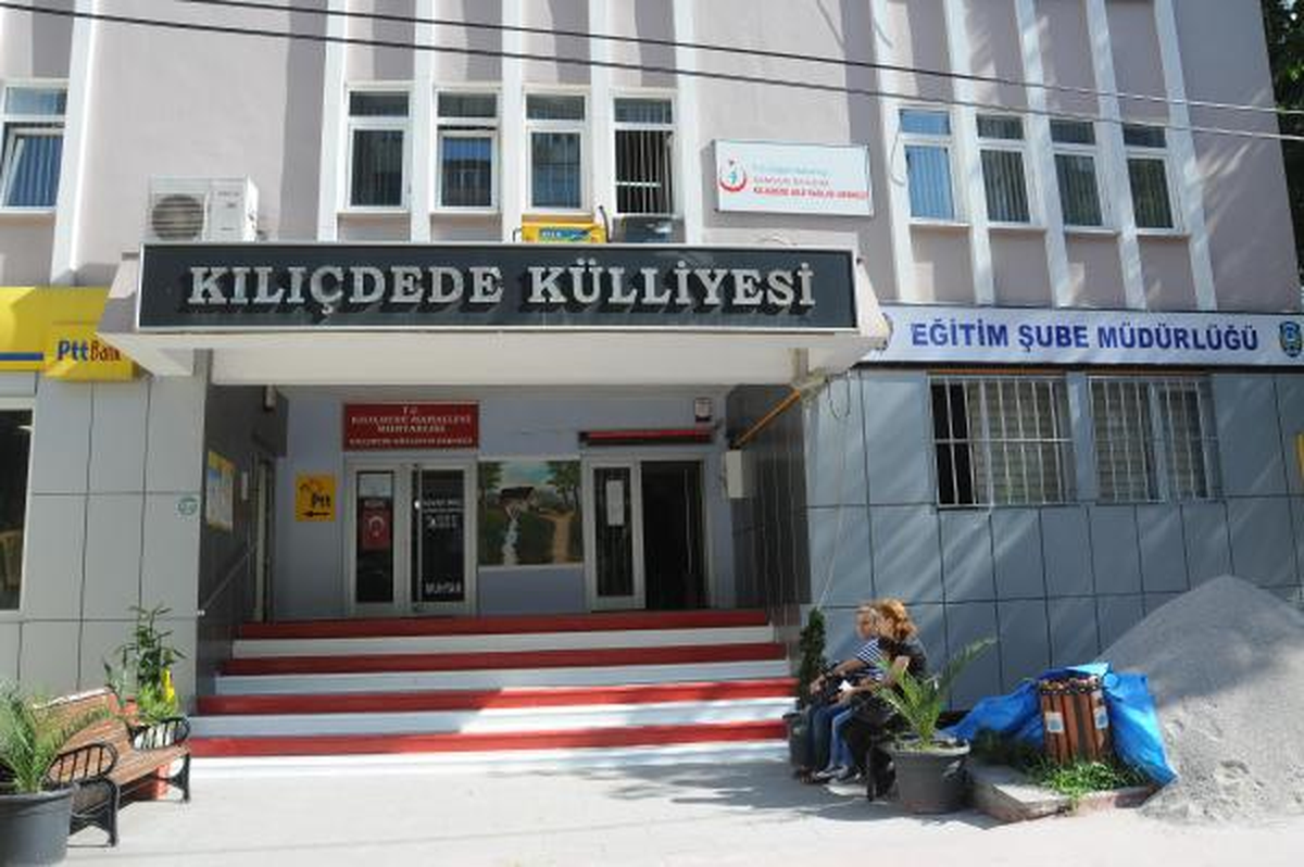Dün Gökkuşağı Bugün Kırmızı Beyaz