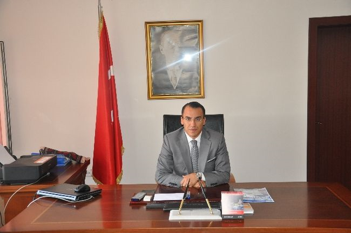 Emet\'ten Kısa Kısa