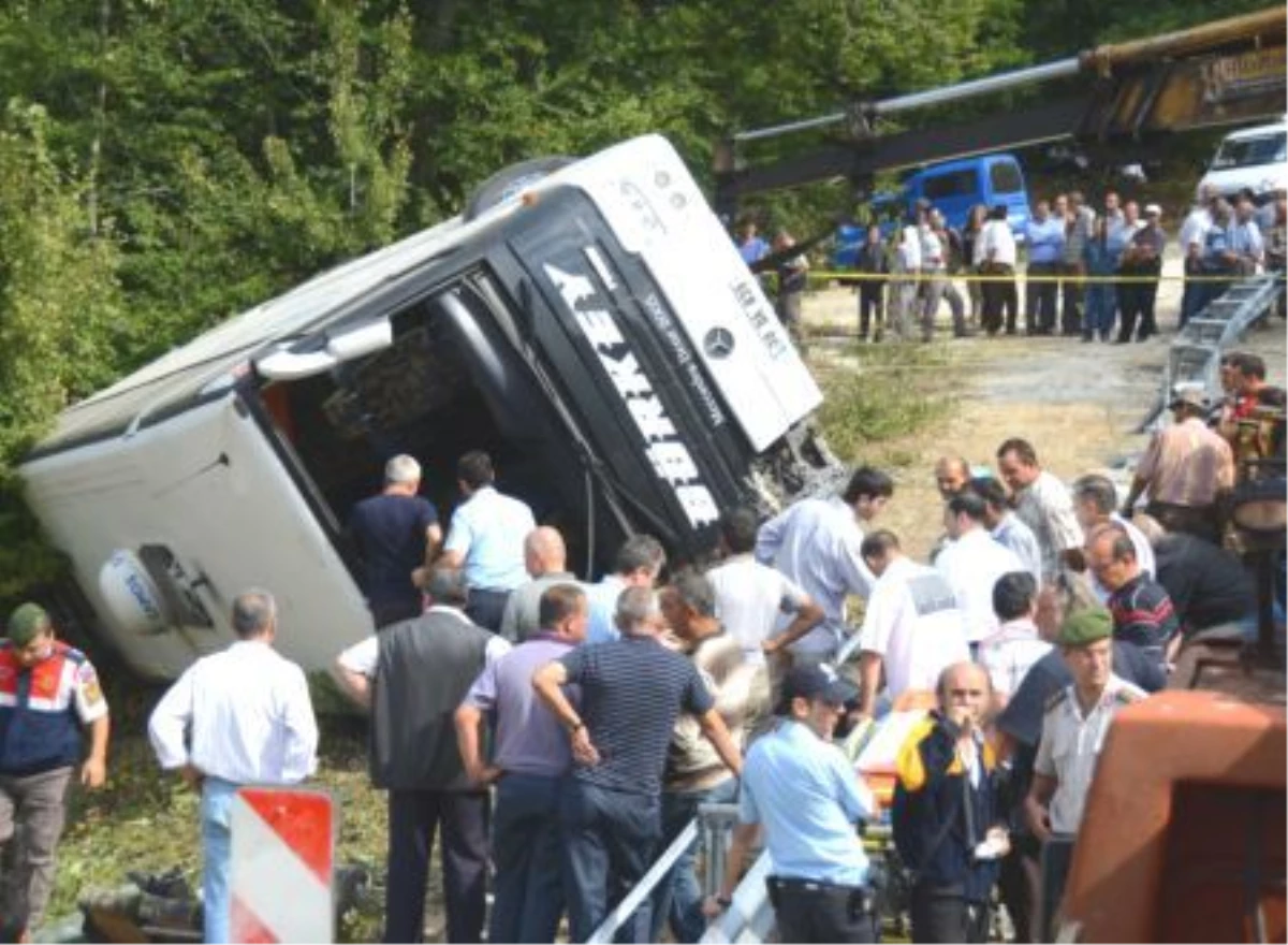 Kırklareli\'de Yolcu Otobüsü Şarampole Devrildi: 11 Yaralı