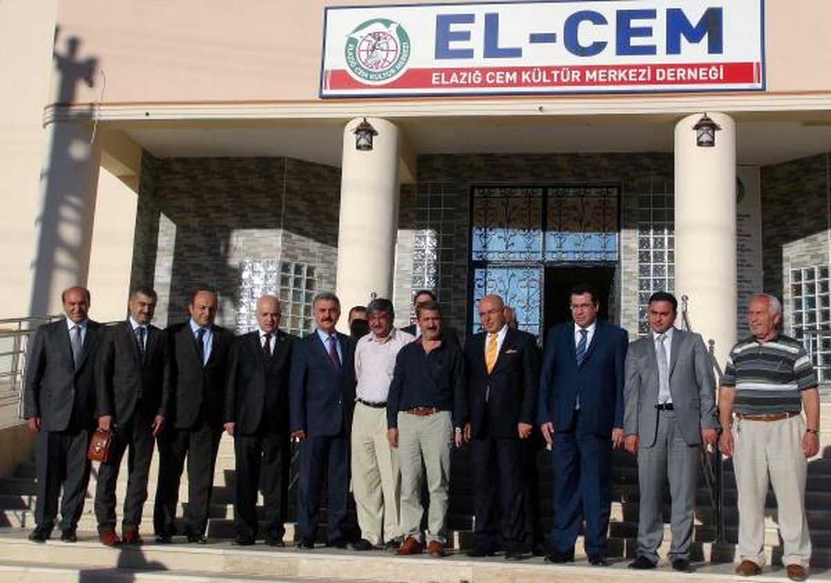 MHP\'liler Cemevini Ziyaret Etti