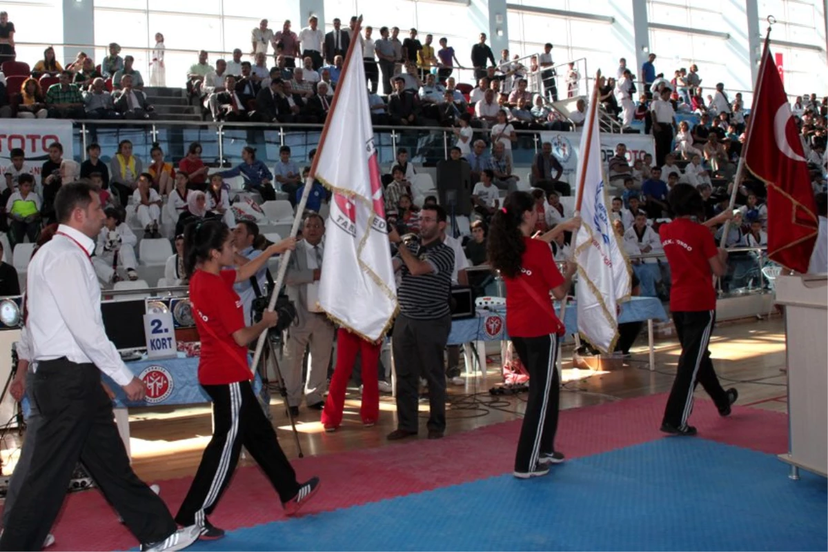 Minikler Türkiye Taekwondo Şampiyonası Resmi Açılışı Yapıldı