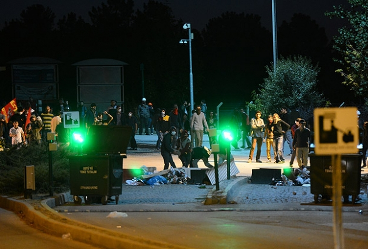 ODTÜ\'de Yol Yapımını Engelleyen Gruba Polis Müdahale Etti
