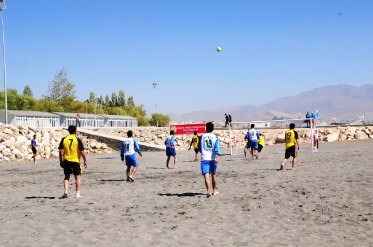 Plaj Futbolu Bölge Eleme Karşılaşmaları Başladı