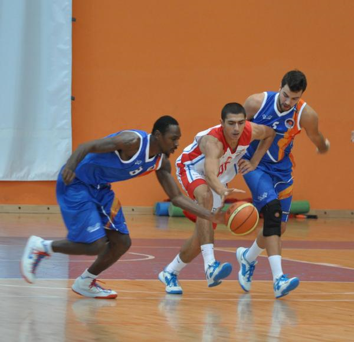 Tofaş, Mersin\'i Farklı Geçti: 85-75