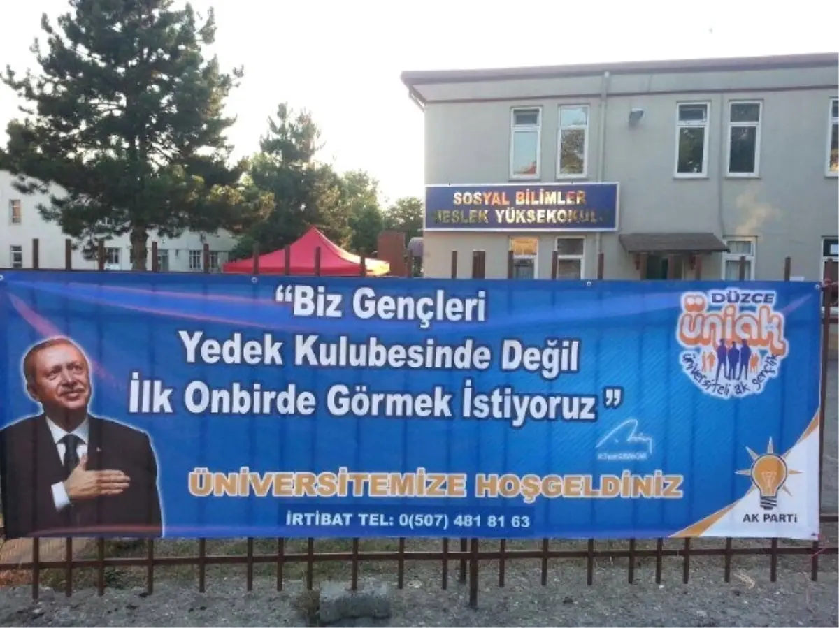 Üniversite Öğrencilerine Ak Destek