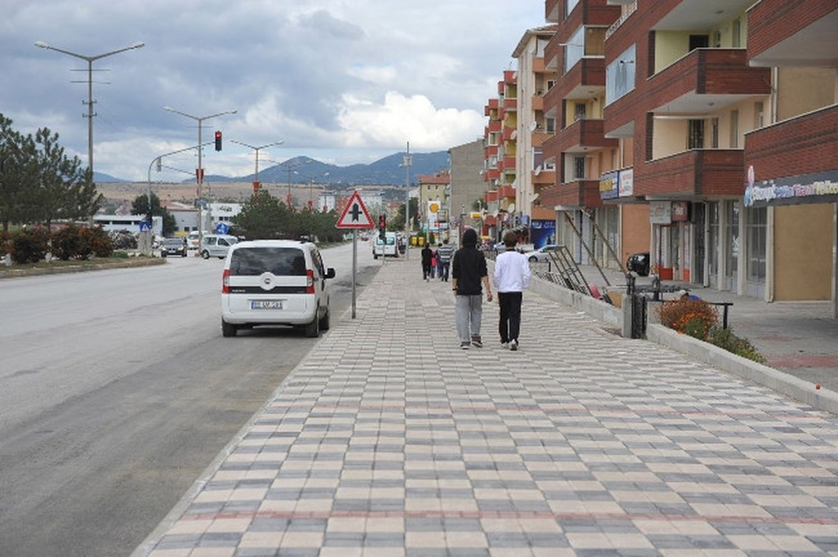 Yeni Kaldırımlar Bozüyük\'e Güzel Bir Görünüm Kazandırdı
