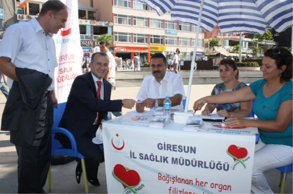 Atatürk Meydanı\'nda Organ Bağışı Standı Açıldı