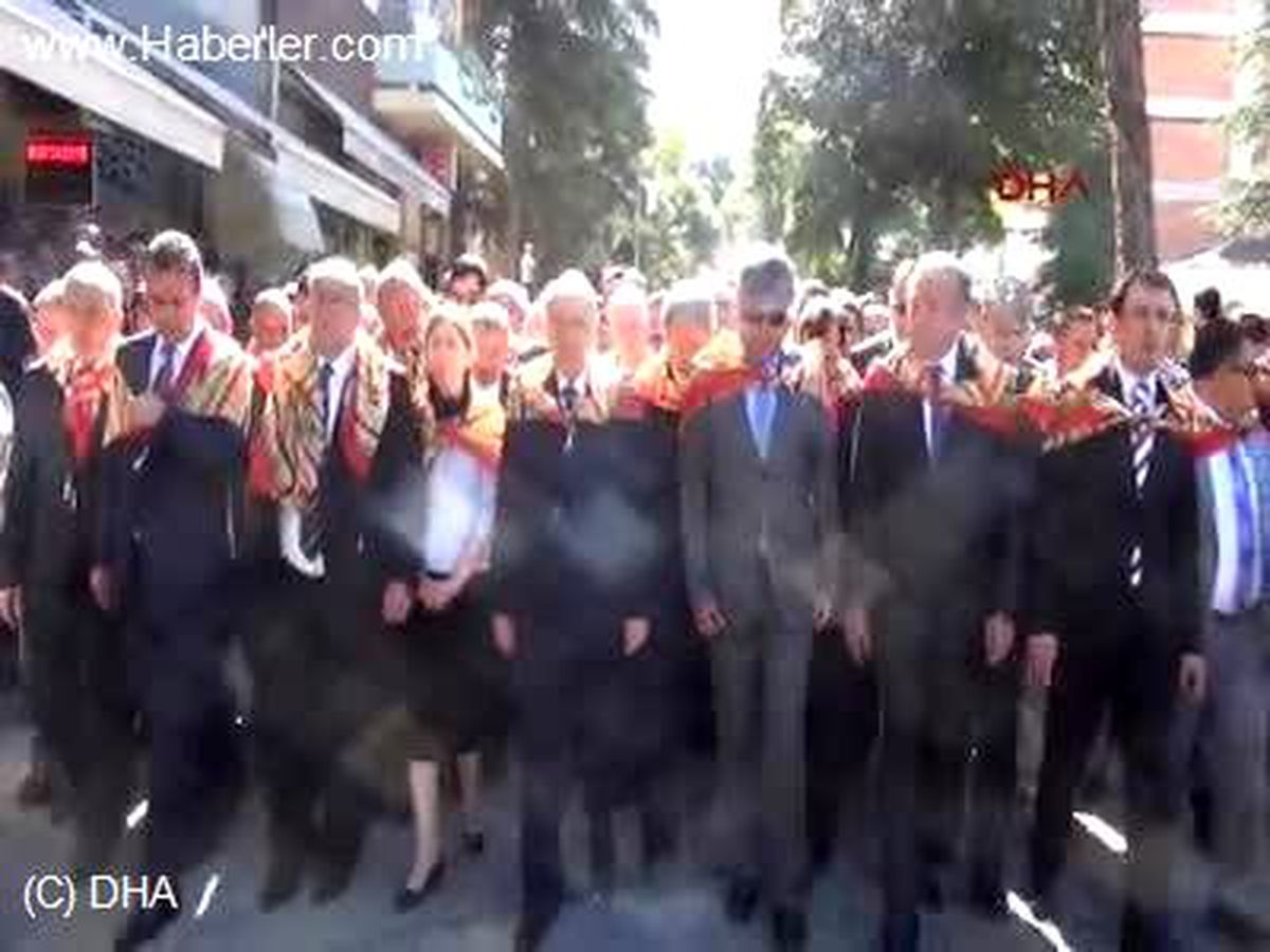 Bahçeli Söğüt\'te Yürüyüşe Katıldı, Ertuğrulgazi Türbesi\'nde Dua Okudu