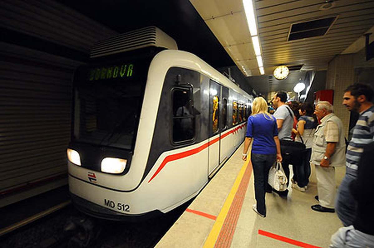 İzmir\'de Kış Dönemi Metro Sefer Programına Geçiliyor