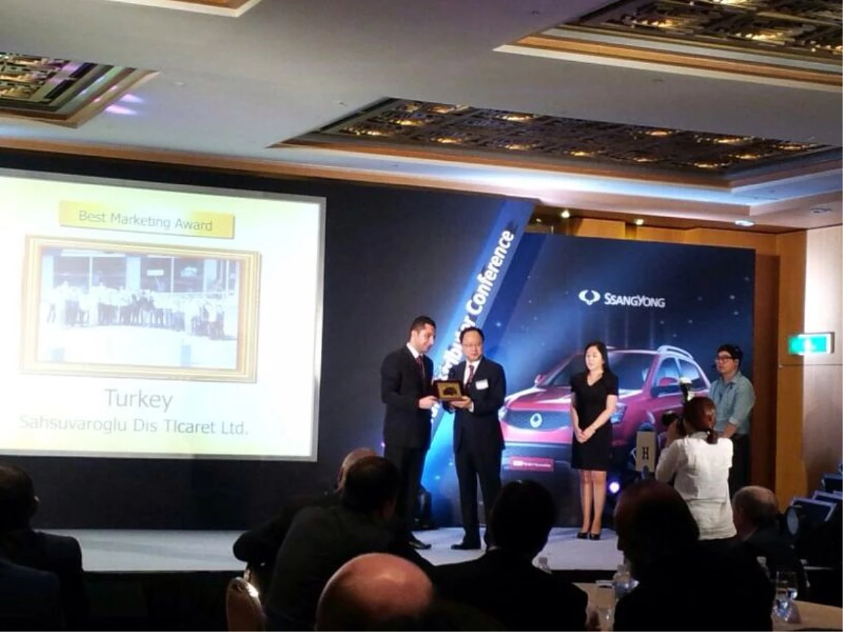 Şahsuvaroğlu Dış Ticaret\'e 2012 yılı En İyi Pazarlama Ödülü