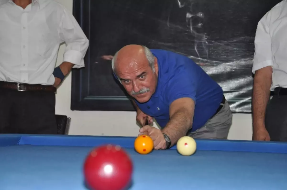 Şırnak Valisi İpek, Bilardo Turnuvasına Katıldı