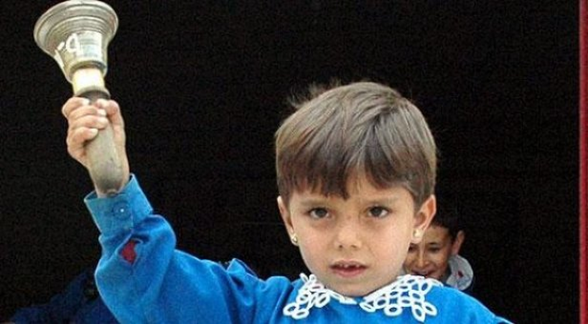 Ders Zili, Minik Öğrenciler İçin Yarın Çalacak