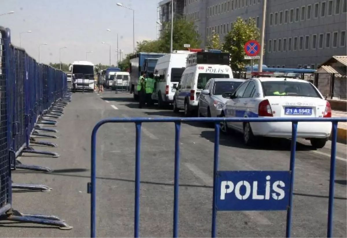 Diyarbakır\'da Bomba Düzeneği Etkisiz Hale Getirildi