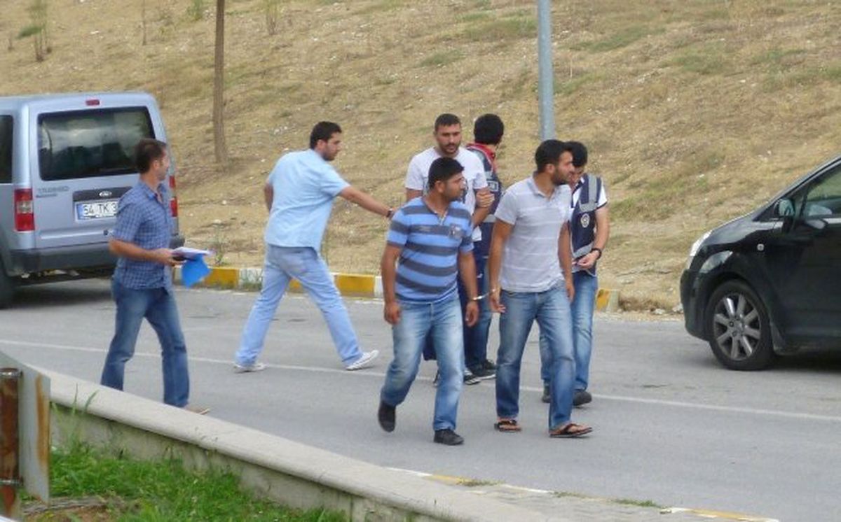 İnşaat Kalıplarını Çaldıkları Gerekçesiyle 3 Kişi Yakalandı