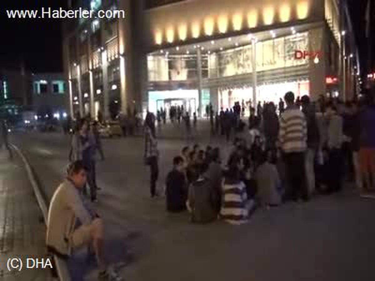 ODTÜ\'ye Destek İçin Yolu Trafiğe Kapattılar