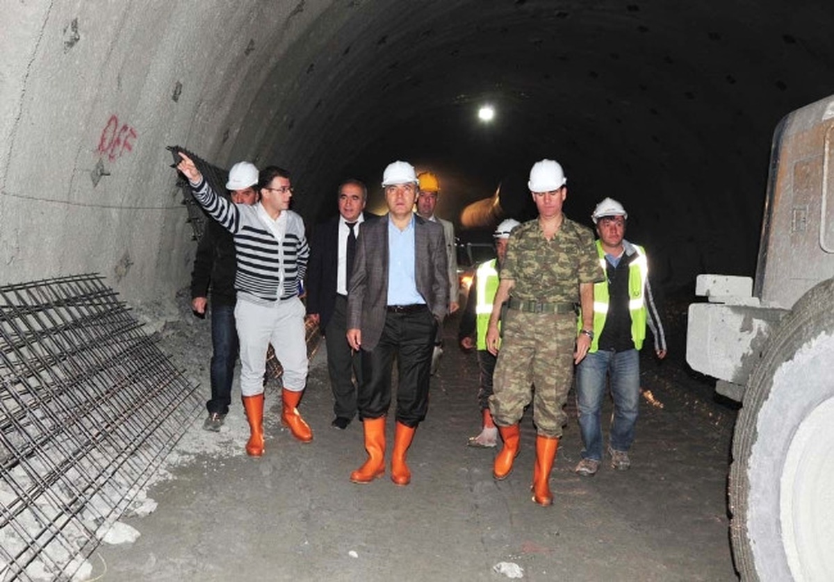 Ovit Tünelini Gezen Vali Altıparmak: "Ülkemizin Zenginleşmesi, Kalkınması Böyle Bir Şey"