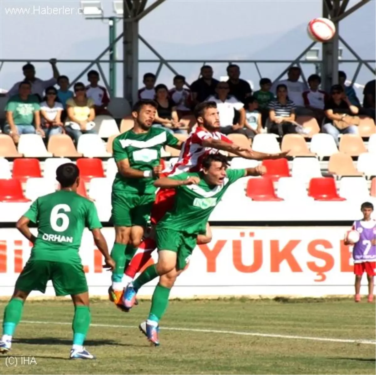 Şekerspor, Denizli Büyükşehir Belediyespor\'la Berabere Kaldı