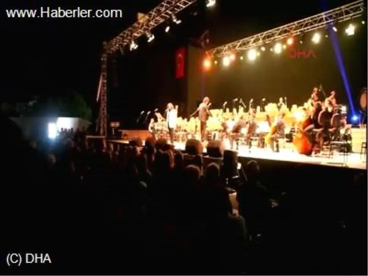 Ünlü Tenorler Çeşme\' de Buluştu