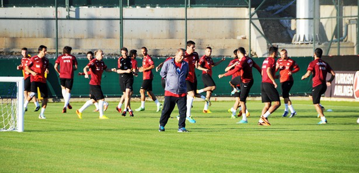 A Milli Futbol Takımı Kafilesi Romanya\'ya Gitti