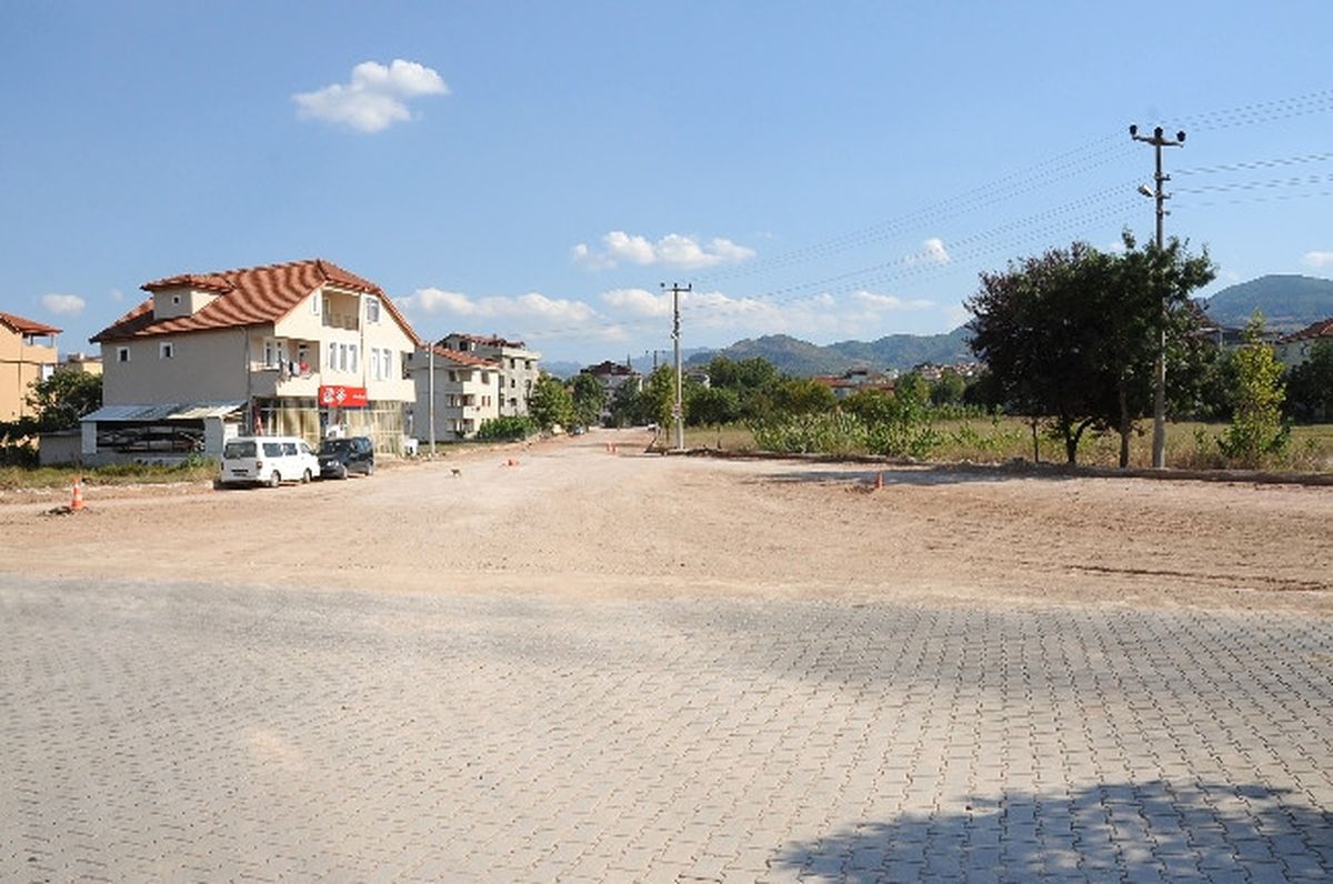 Başiskele\'de Cadde Düzenleme Çalışmaları Devam Ediyor