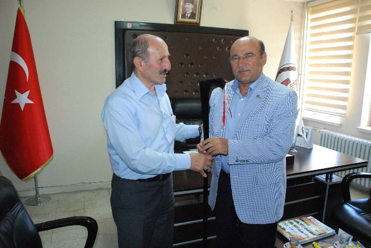 Bem-Bir-Sen Genel Başkanı Türbay Bitlis Belediyesi\'ni Ziyaret Etti