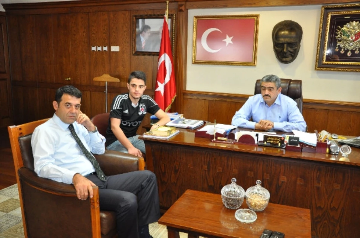 Beşiktaşlılar Derneğinden Başkan Alıcık\'a Ziyaret