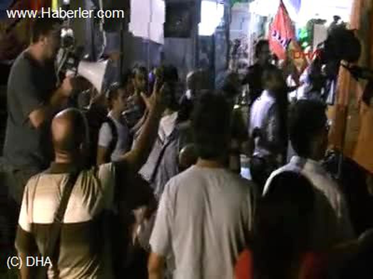 Cemevi\' Protestosunda Arbede 2