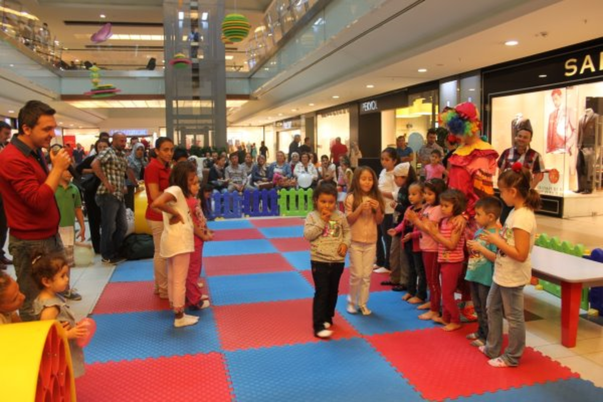 Demirpark AVM\' de Okula Dönüş Şenliği