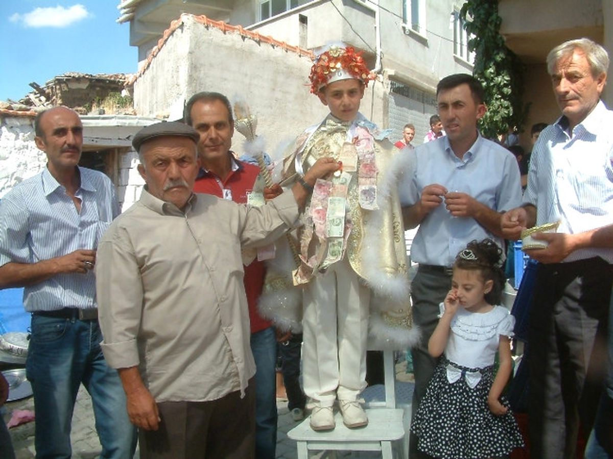 Dutluca Köyü\'nde Sünnet Coşkusu