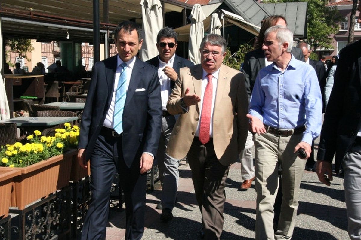 Eski İçişleri Bakanı Şahin\'den Bursa Valisine Ziyaret