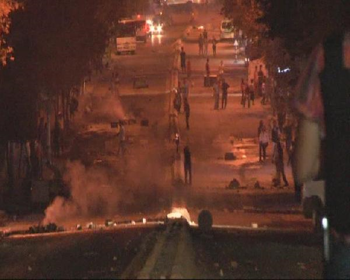 Gazi Mahallesi\'nde Polis Müdahalesi