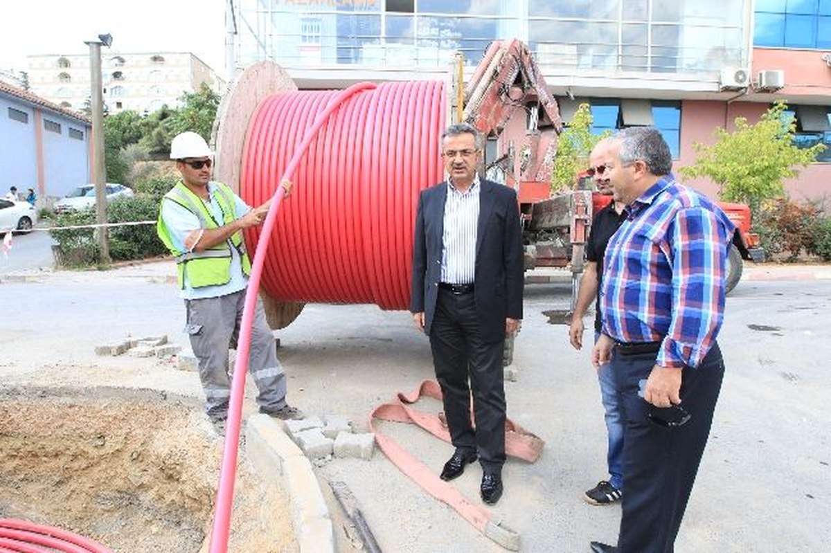 Gebze\'de Elektrik Hatları Yeraltına