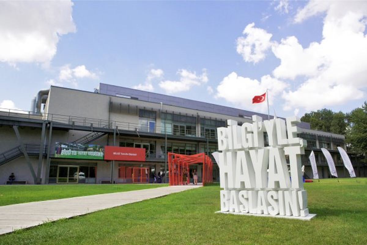 İş Dünyasının Profesyonelleri Bilgi\'de Yetişiyor