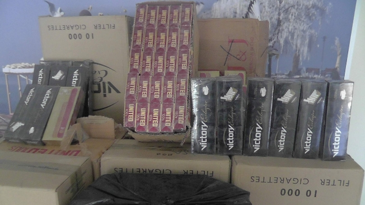 Kalasların Altından 20 Bin Paket Kaçak Sigara Çıktı