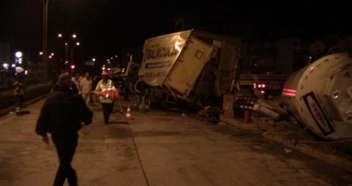 Kocaeli\'de Zincirleme Trafik Kazası: 6 Yaralı