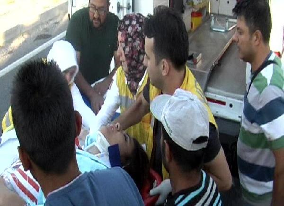 Konya\'da Hafif Ticari Araç Takla Attı: 1 Ölü, 5 Yaralı