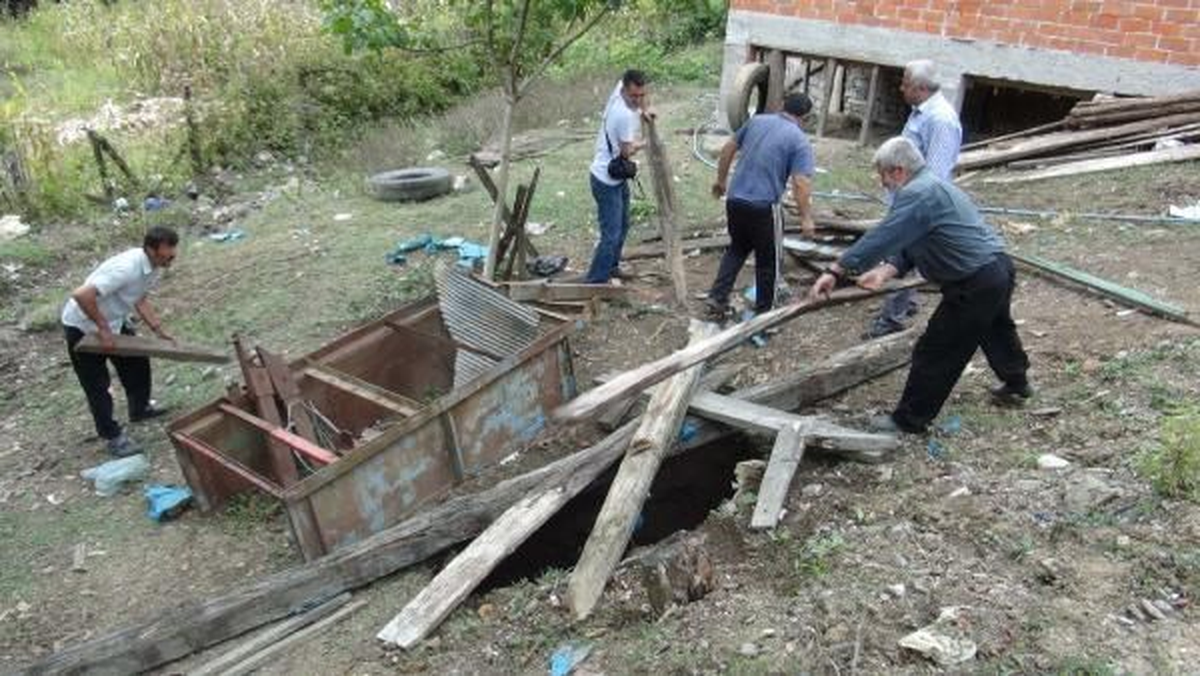 Bartın'da Köyde Oluşan Dev Çukur Köylüleri Korkuttu