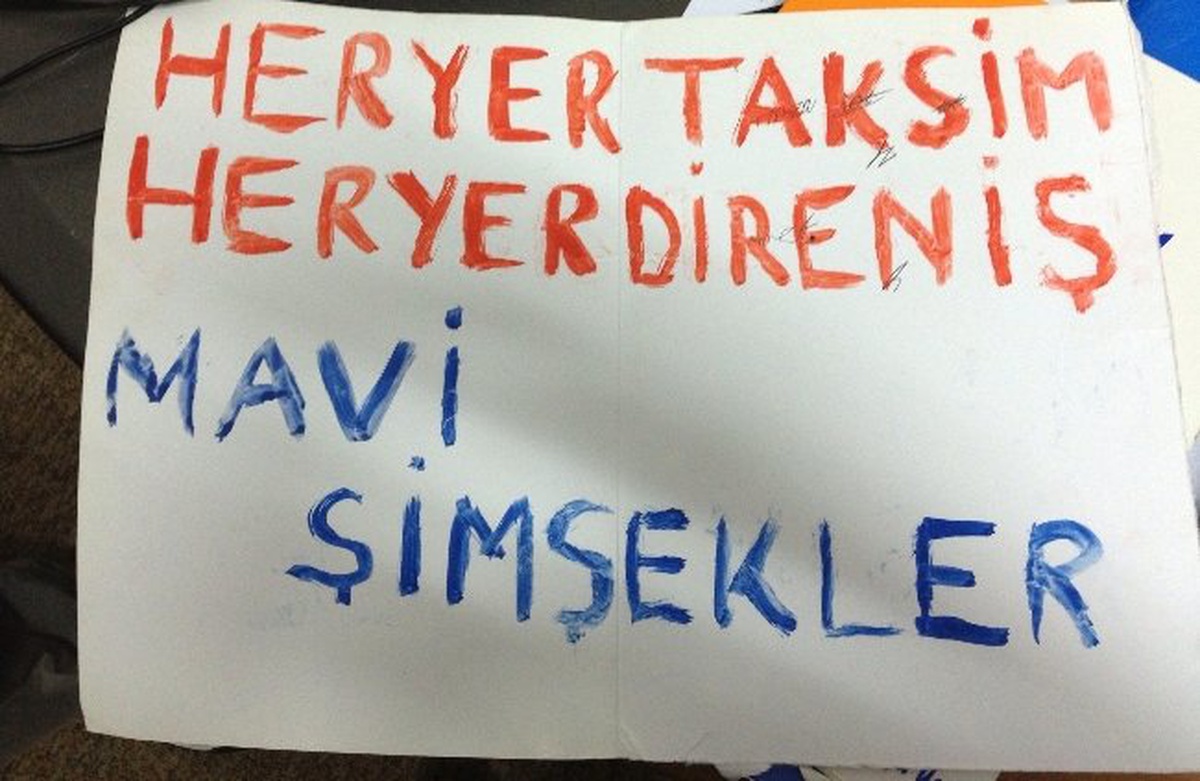 Maçta Siyasi Pankart Açan Kadına "Spor Müsabakalarını Seyirden Men" Cezası