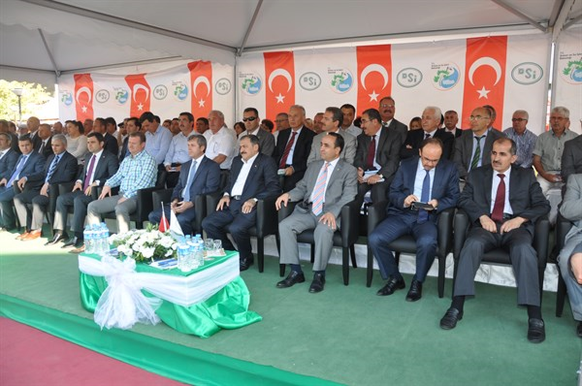 Orman ve Su İşleri Bakanı Gönen\'de Açılışlarda Bulundu
